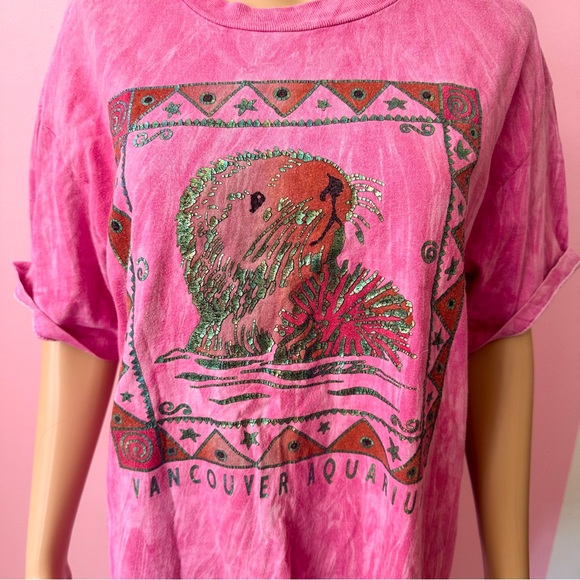 Vintage 90’s Pink Tie Dye Vancouver Aquarium T-shirt - Picture 5 of 11